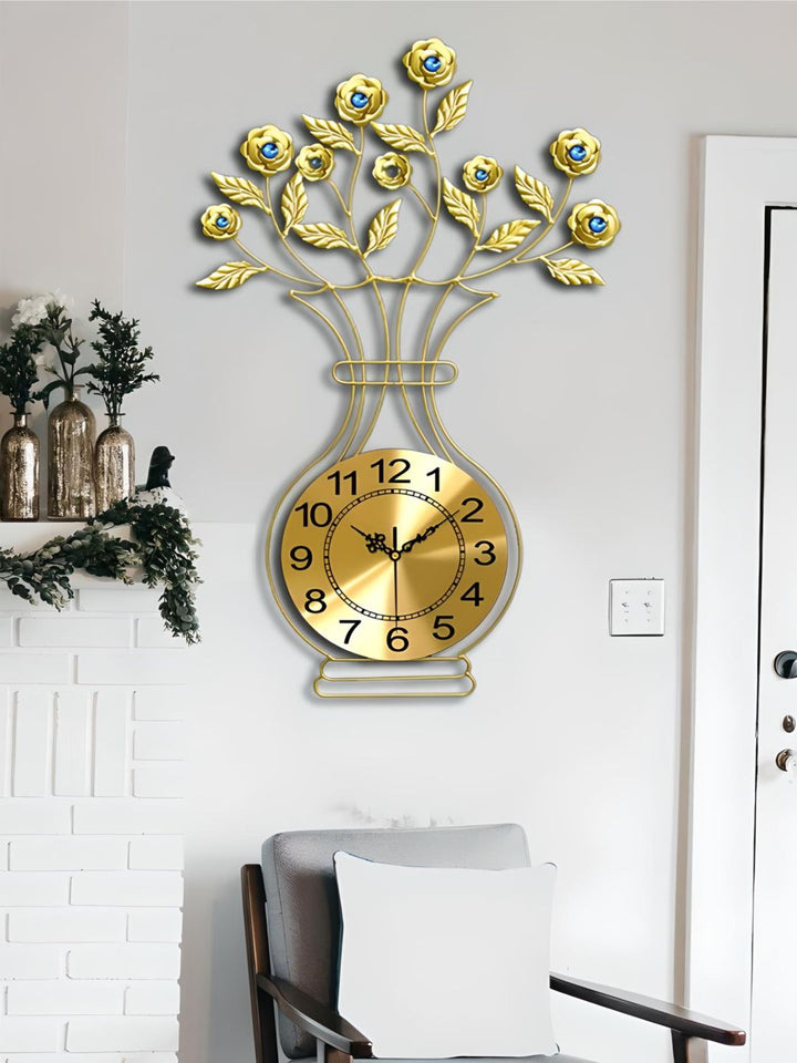 Abstract shaped wall clock