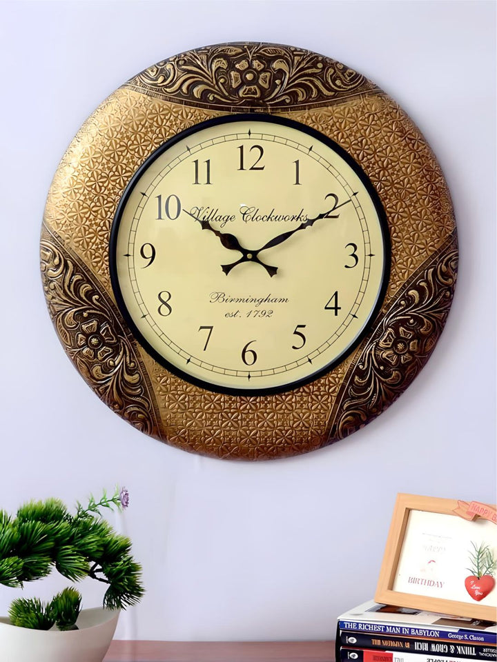 Abstract shaped wall clock