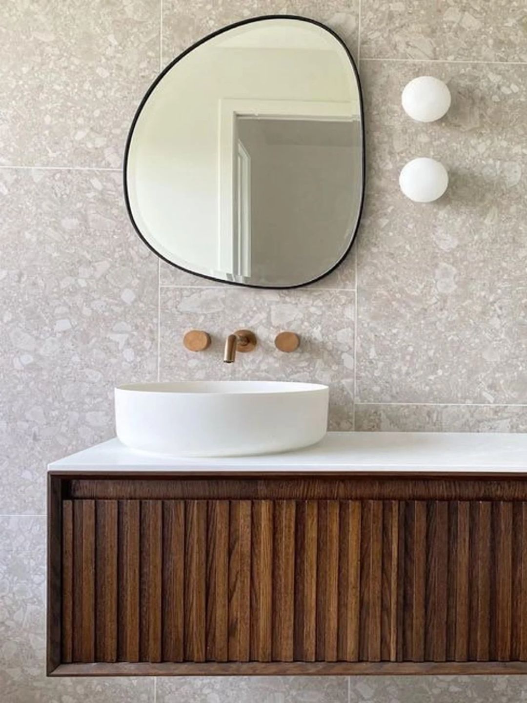 Assymetric Mirrors