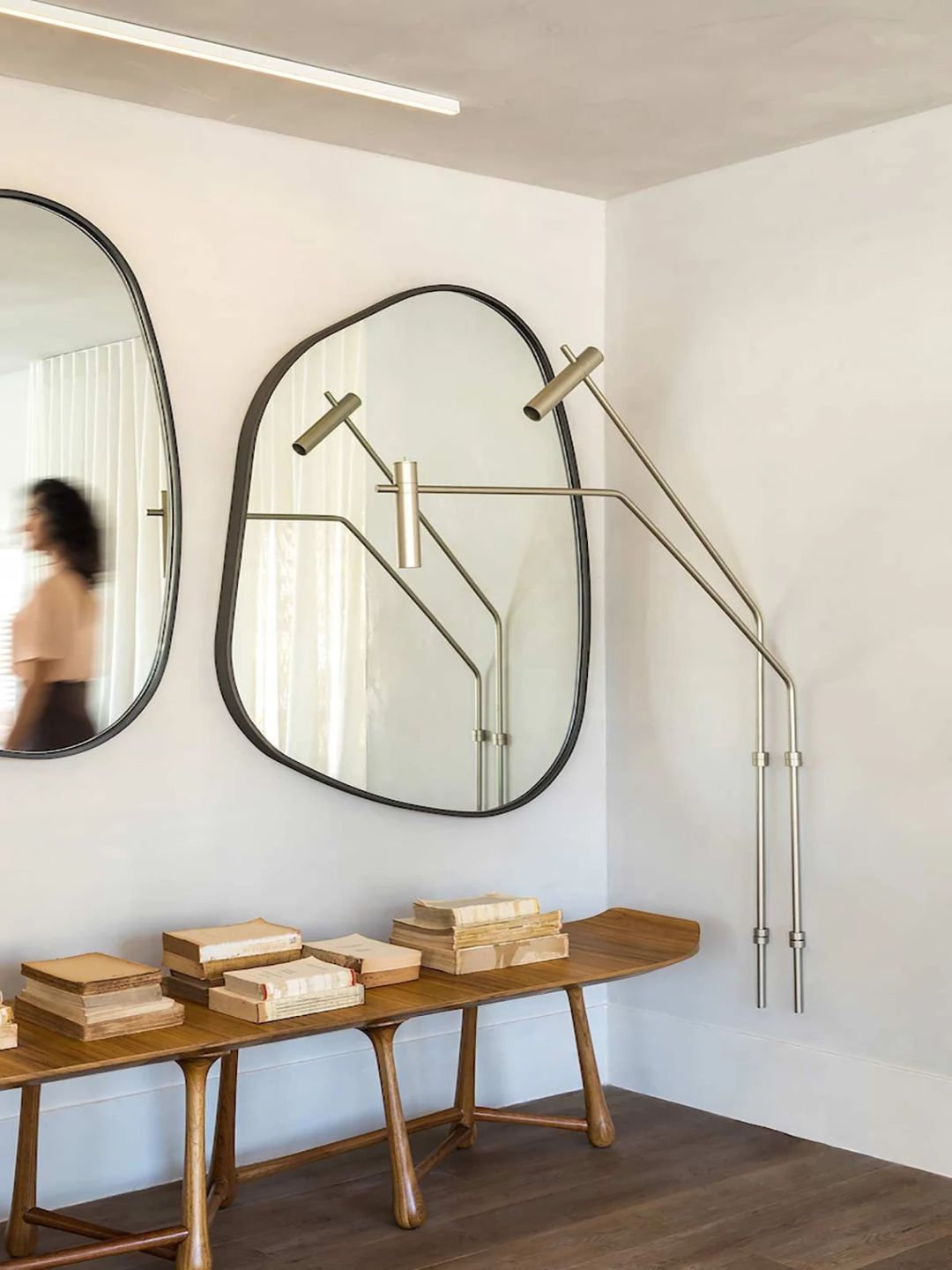 Assymetric Mirrors
