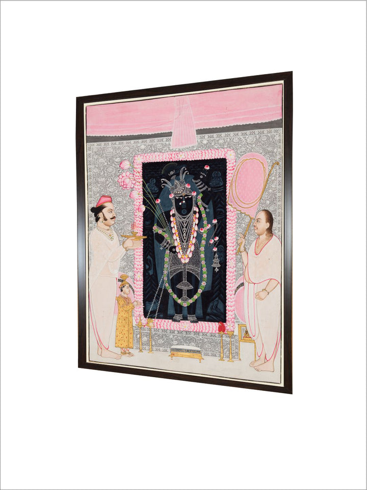 Govardhanlalji makes offerings to Shri Nathji